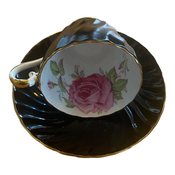 Vintage Aynsley Swirl style Rose Pattern teacup & saucer set - Picture 7 of 16